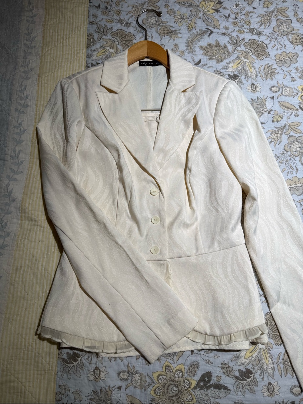 Ruby Rox Cream Textured Ruffle-Hem Blazer